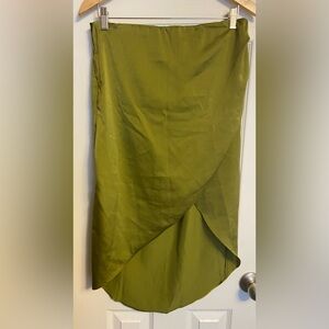 Lulumari Metallic Olive Green Skirt Size Small